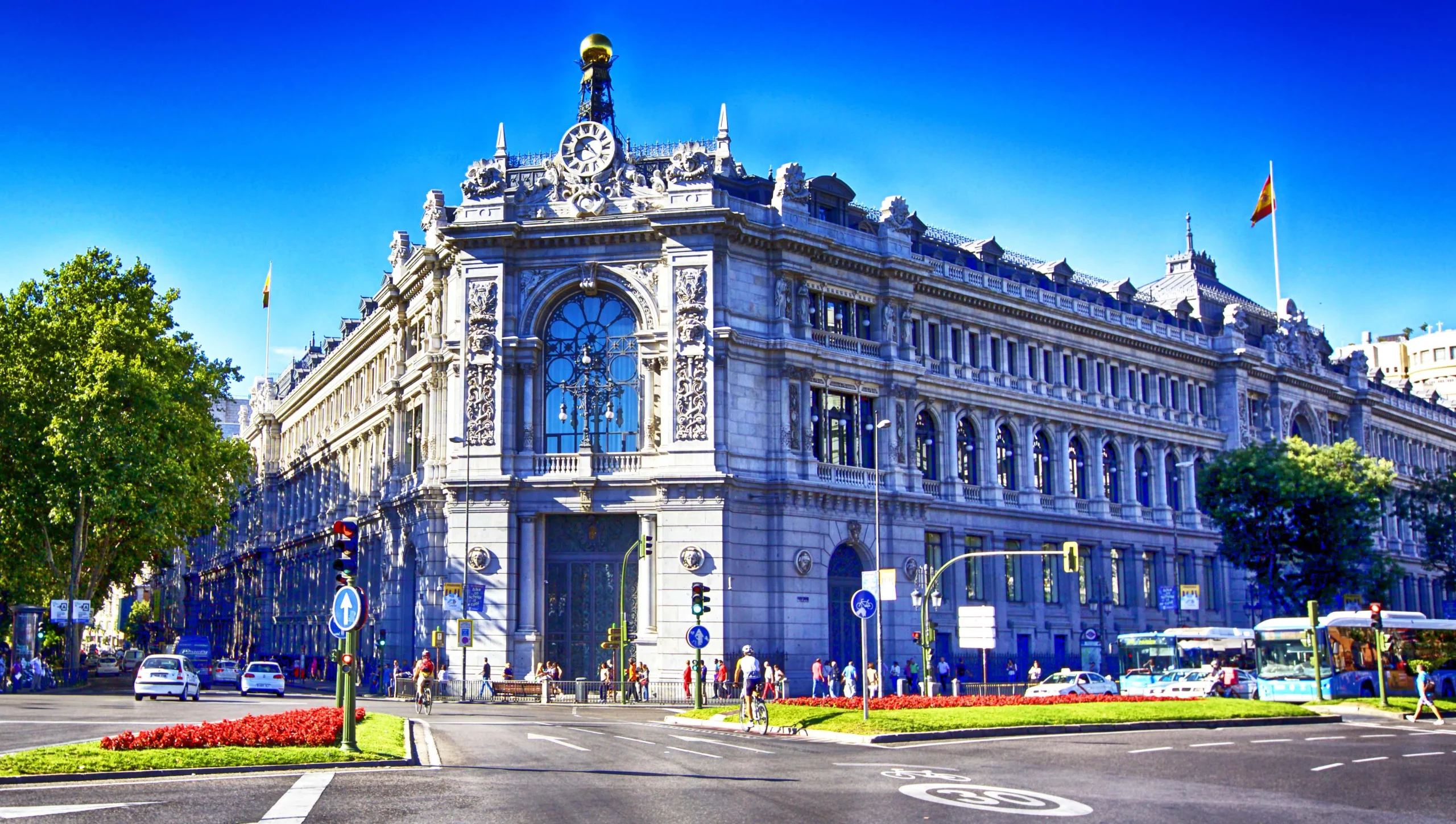 BANCO-DE-ESPAÑA-EN-MADRID.jpg